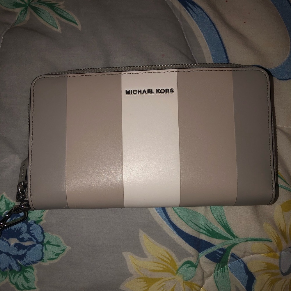 Micheal Kors Wallet